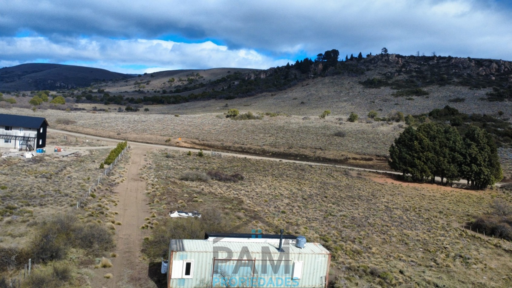 CASA CONTAINER HABITABLE SOBRE RUTA 61, A 3 KM DEL LAGO HUECHULAFQUEN 