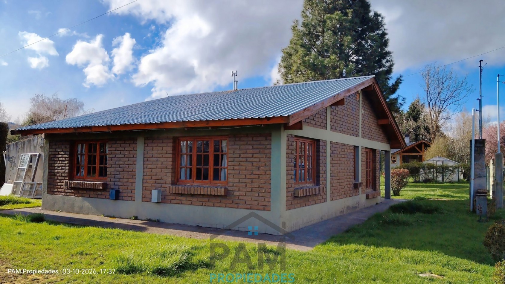 Amplia casa con dos dormitorios, San Martin al 1100, Junin de los Andes