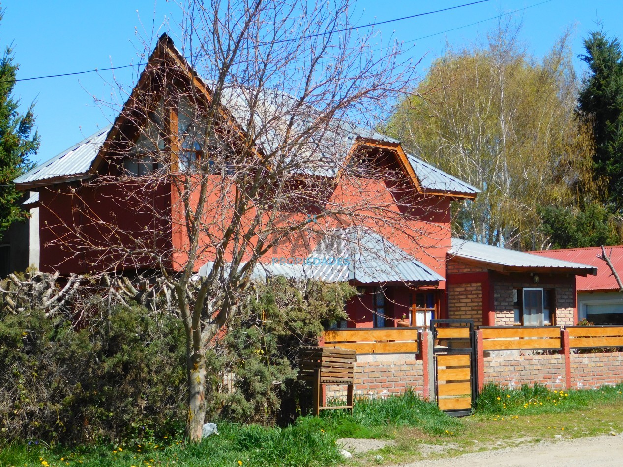 CASA EN VENTA CON GARAJE Y MONOAMBIENTE