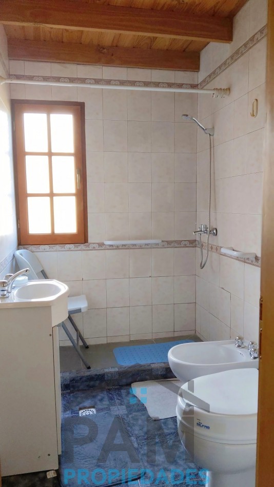 Amplia casa con dos dormitorios, San Martin al 1100, Junin de los Andes