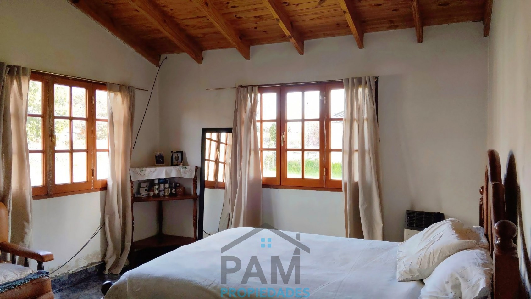 Amplia casa con dos dormitorios, San Martin al 1100, Junin de los Andes