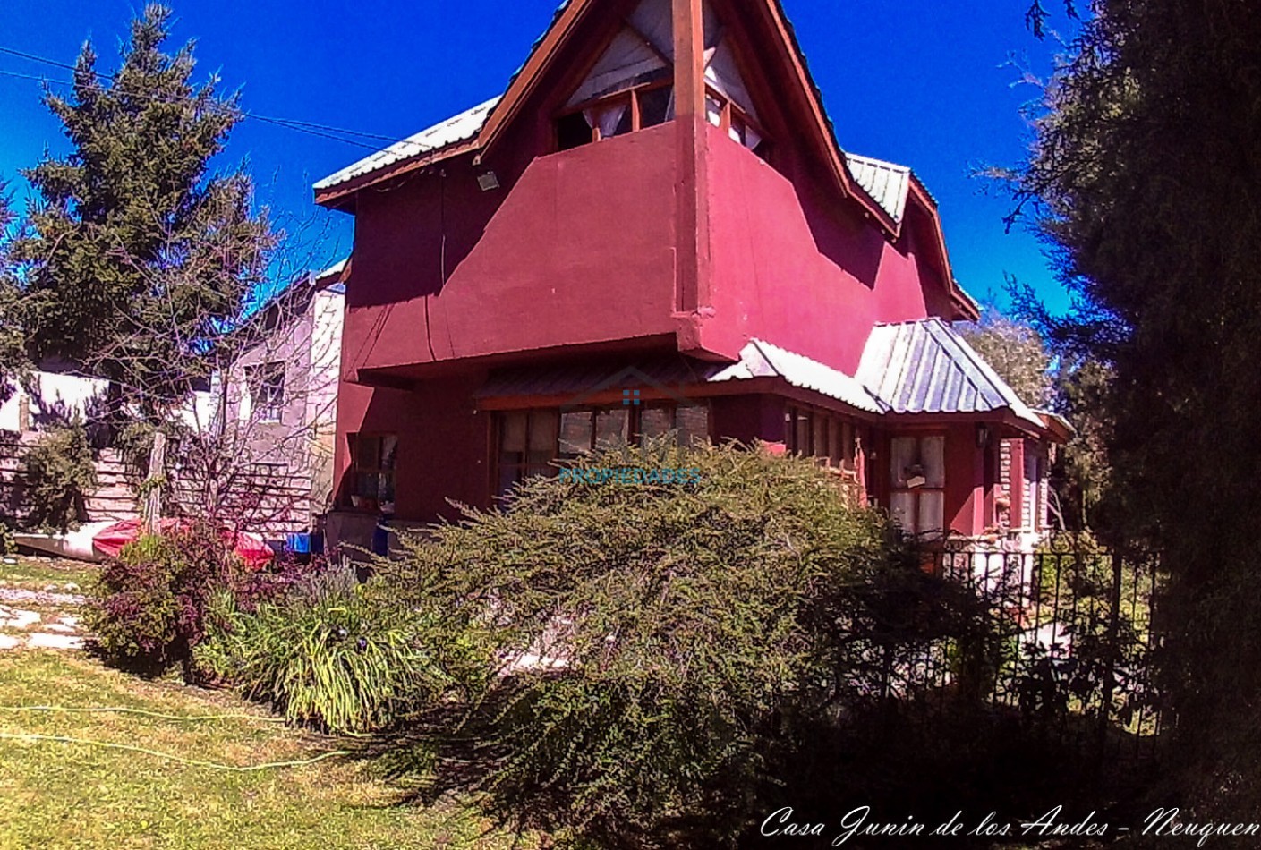 CASA EN VENTA CON GARAJE Y MONOAMBIENTE